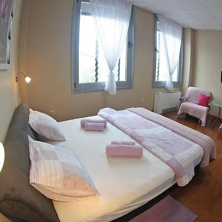 Apartment Mate *